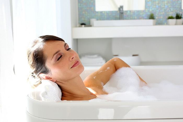 home remedies for psoriasis - taking a bath