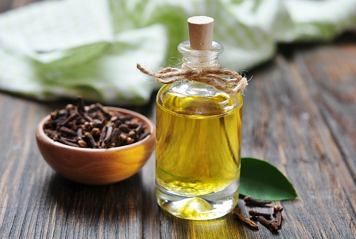 home remedies for scabies - clove oil