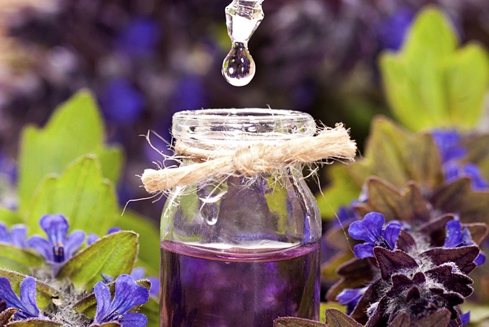 home remedies for scabies - pure lavender oil