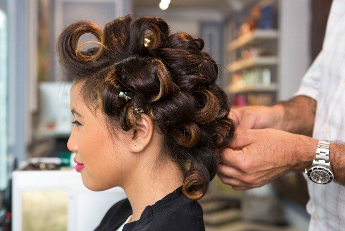 12 Great Ideas On How To Curl Your Hair Easily & Quickly